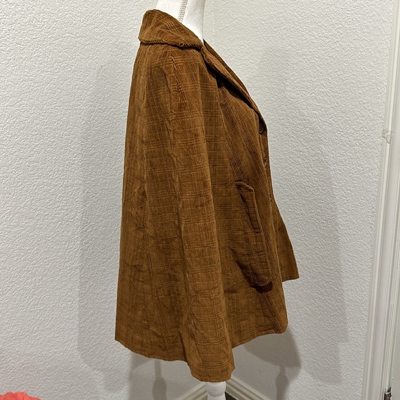 VINTAGE Brown Corduroy Cape / Poncho Wooden Buttons Sz Women’s Small / Med Cloak - Picture 6 of 16